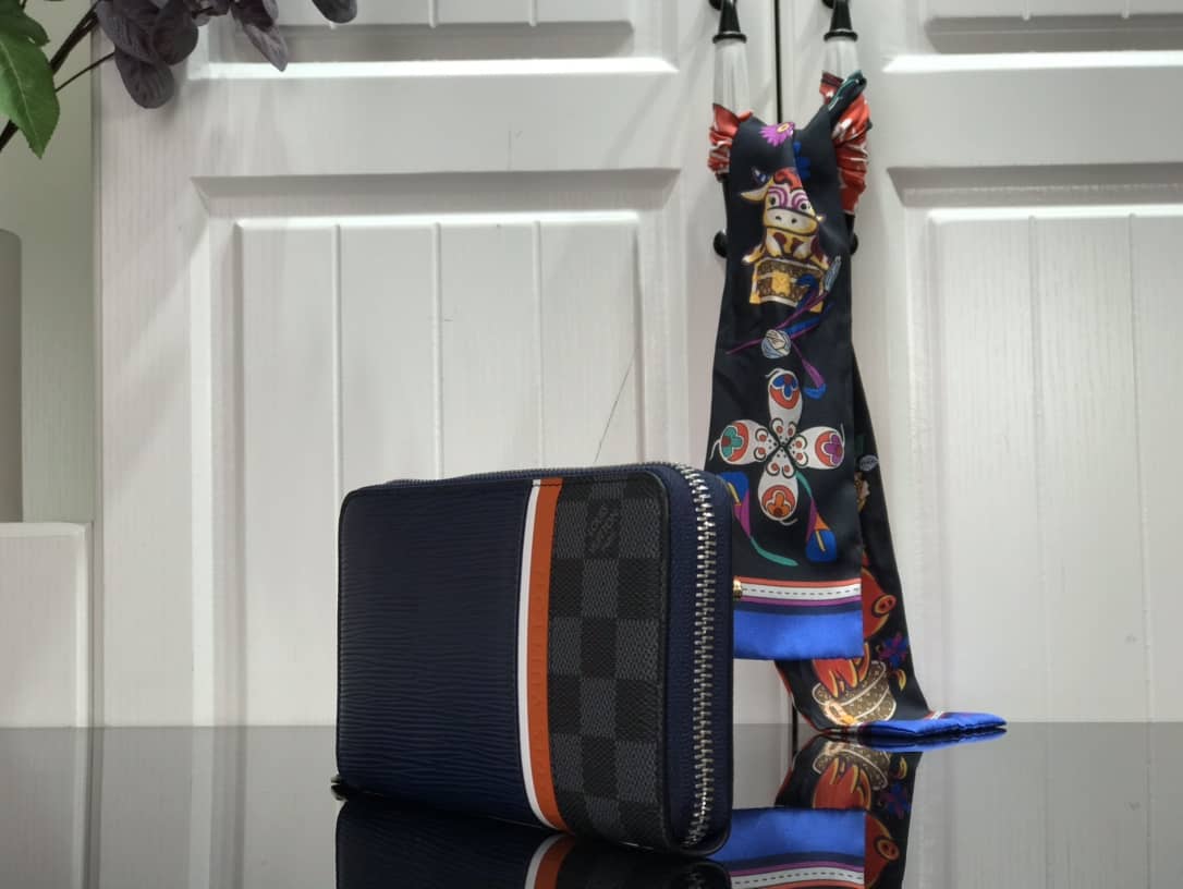 Best Replica Louis Vuitton Replica Long Zipper Wallet Classic Monogram Pattern Red M56829 - Colareps