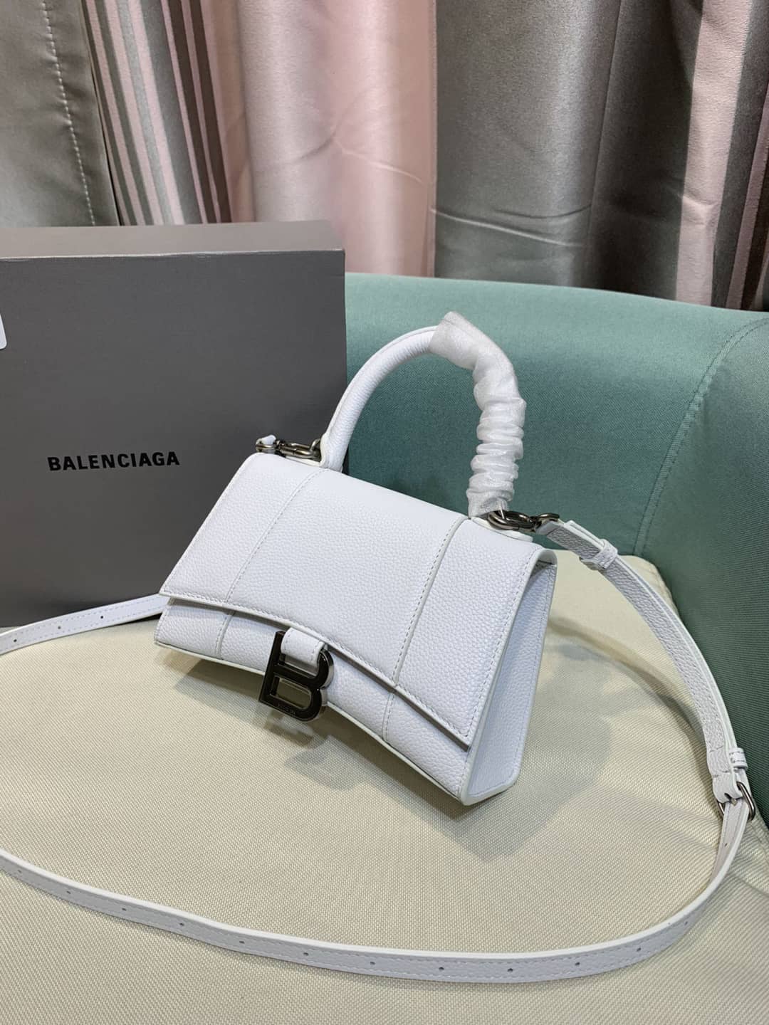 Best Replica Balenciaga Hourglass Leather Top Handle Replica Bag - Colareps