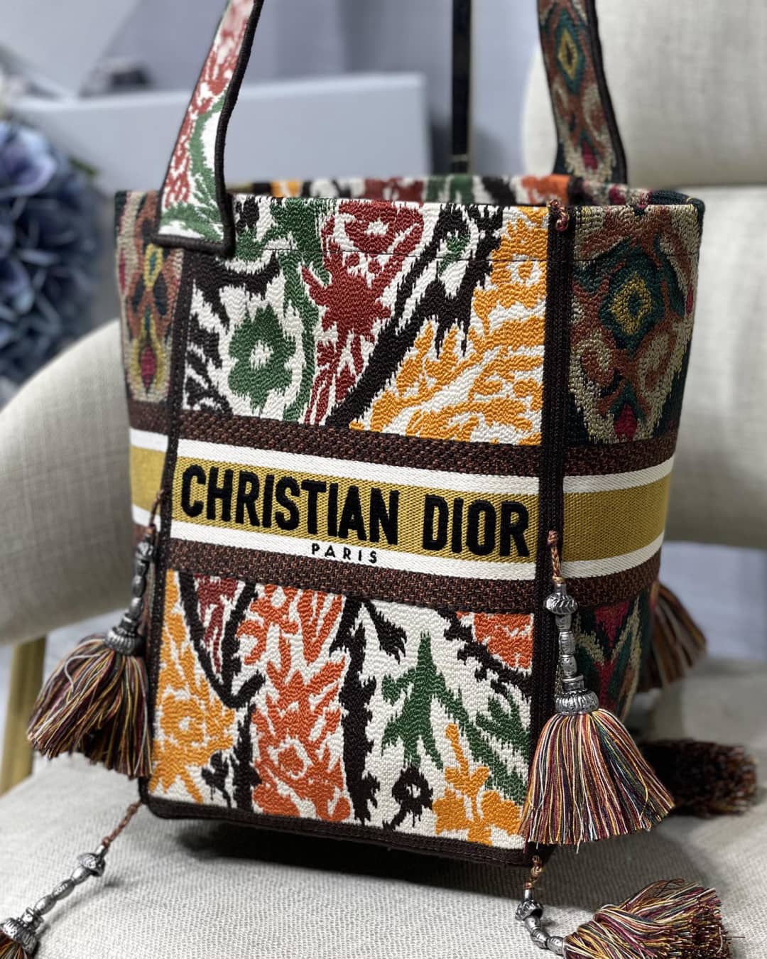 Best Replica Christian Dior CD Bubble Embroidered Replica Bucket Bag - Colareps