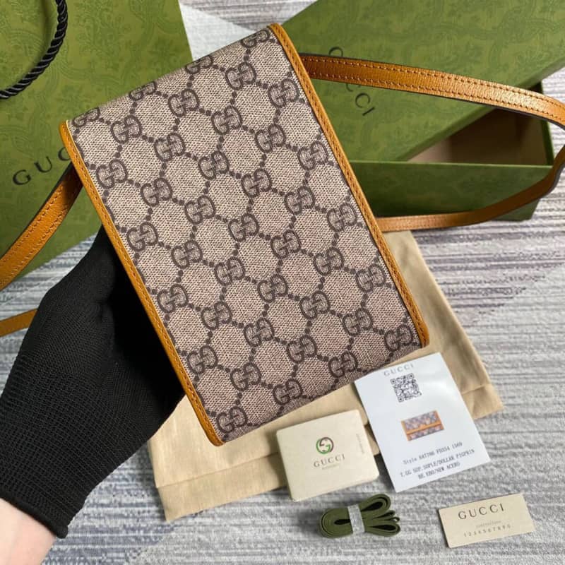 Best Replica Gucci Teddy Bear Mobile Phone Bag Replica 647805 - Colareps