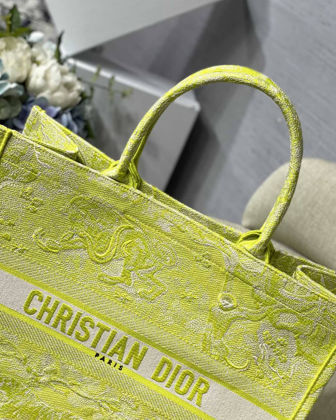 Best Replica Christian Dior CD Book Embroidery Replica Tote - Colareps