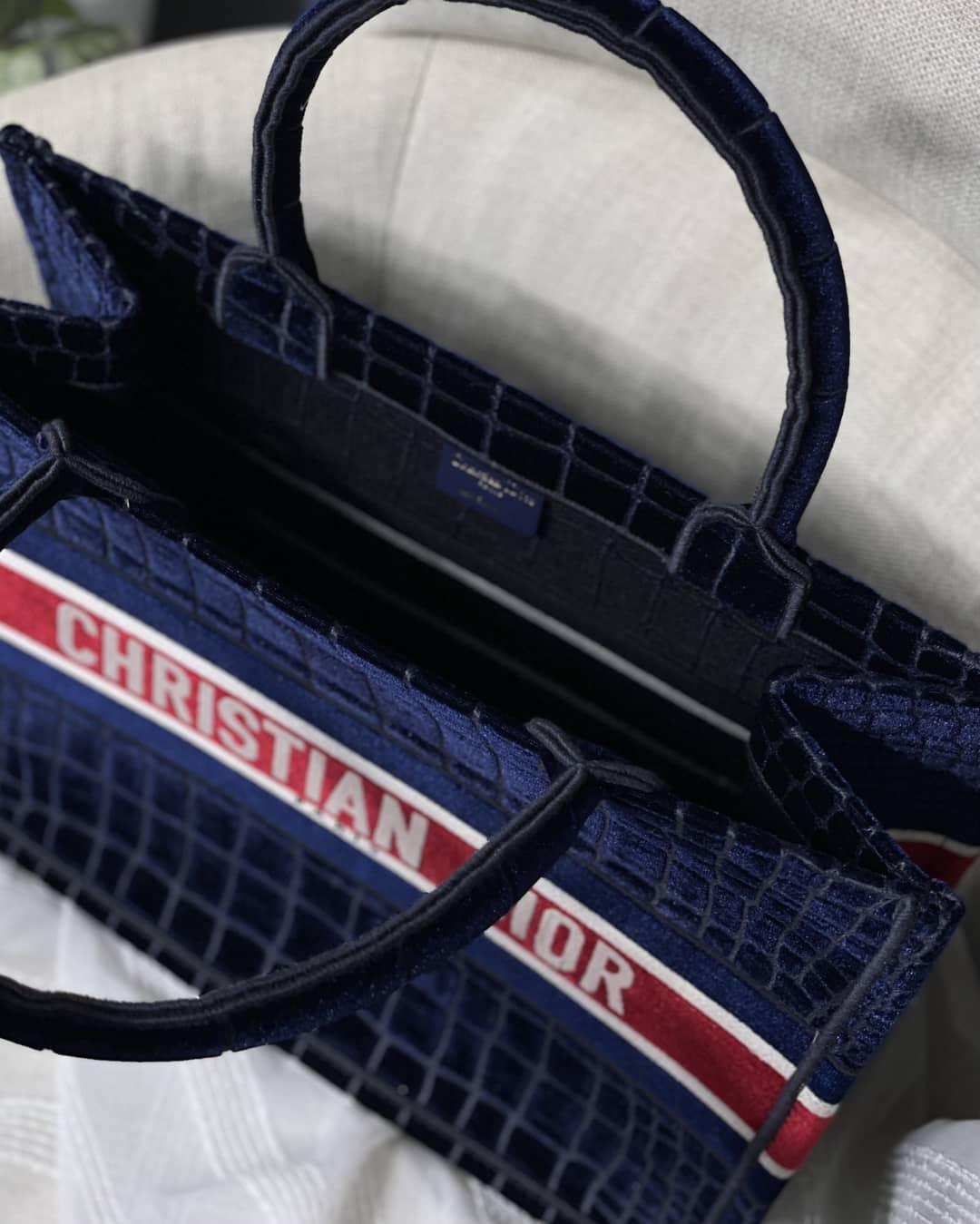 Best Replica Christian Dior CD Book Embroidery Replica Tote - Colareps