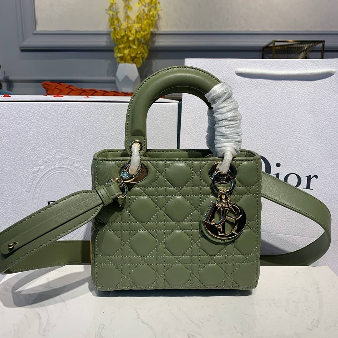 Best Replica Christian Dior Lady Dior 20CM Replica Bag - Colareps
