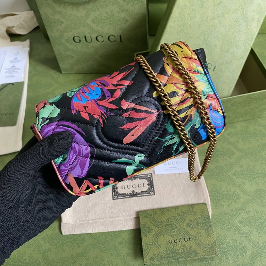 Best Replica Gucci GG Marmont Matelassé Mini Crossbody Bag Replica 476433 - Colareps