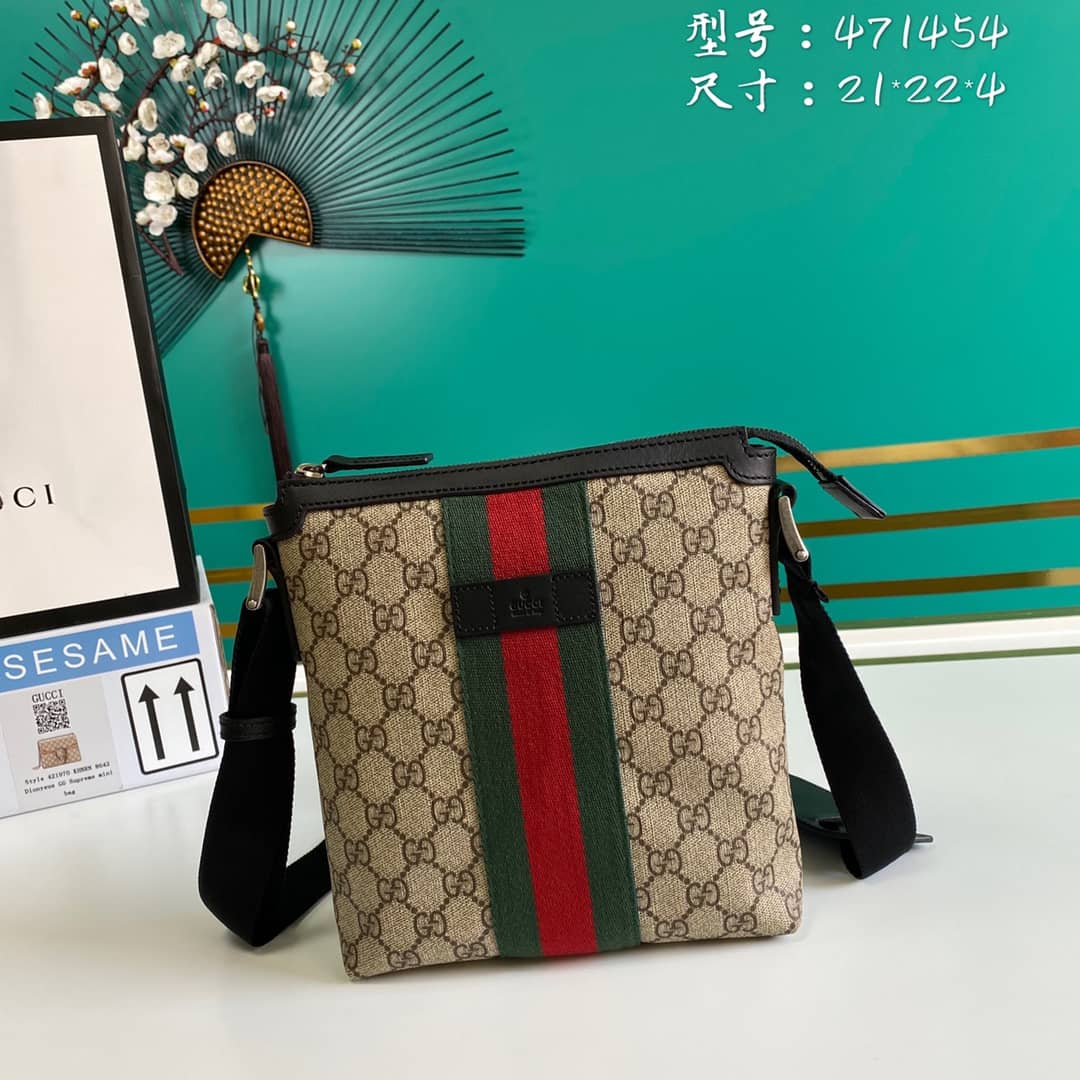 Best Replica Gucci Web GG Supreme Flat Messenger Bag Replica 471454 - Colareps