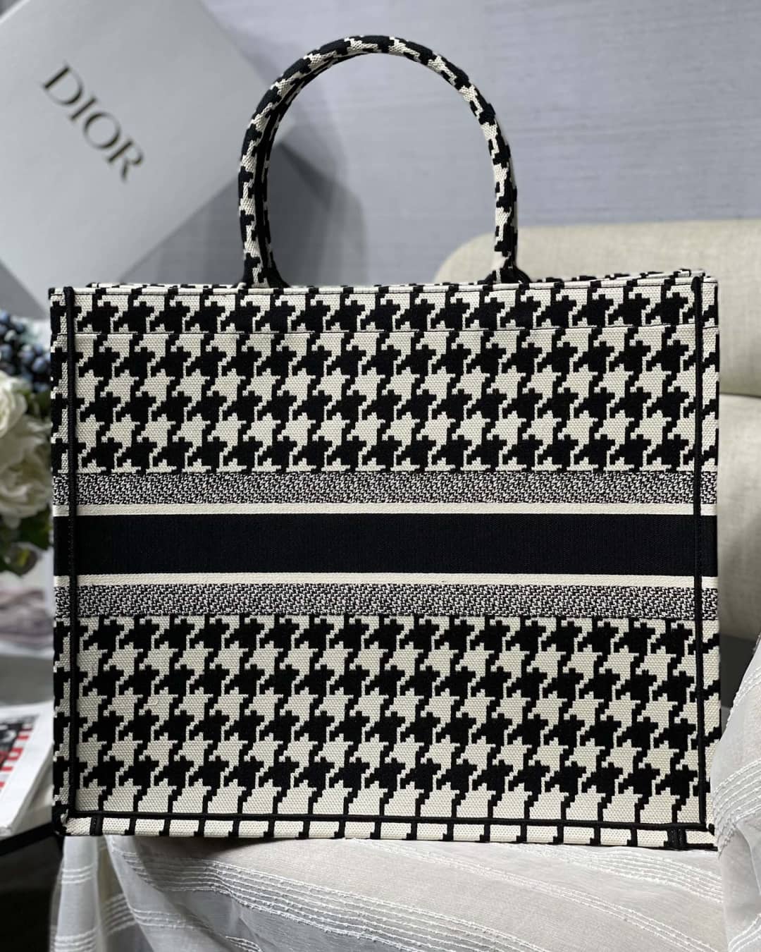 Best Replica Christian Dior CD Book Embroidery Replica Tote - Colareps