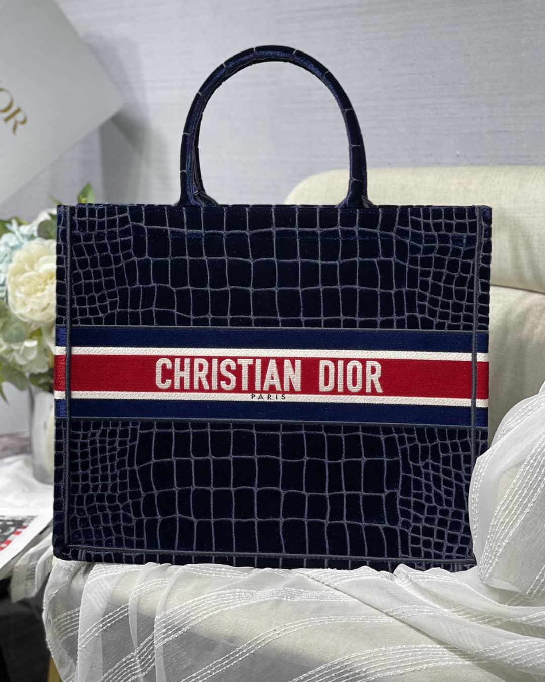 Best Replica Christian Dior CD Book Embroidery Replica Tote - Colareps