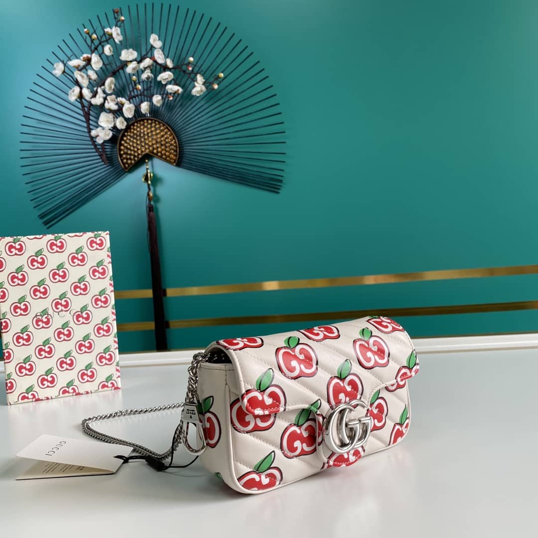 Best Replica Gucci GG Marmont Matelassé Mini Crossbody Bag Replica 476433 - Colareps