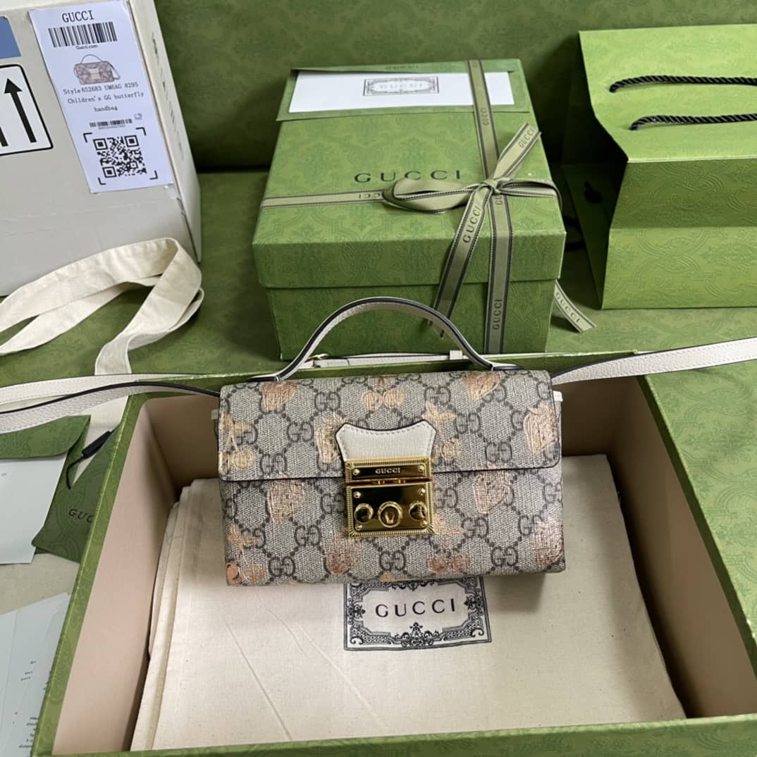 Best Replica Gucci Padlock GG Supreme Canvas Top Handle Mini Bag Replica 652683 - Colareps