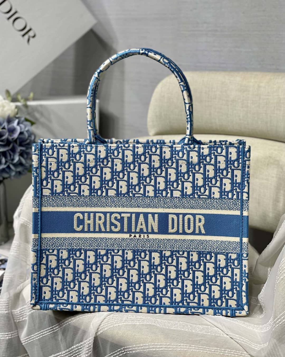 Best Replica Christian Dior CD Book Embroidery Replica Tote - Colareps