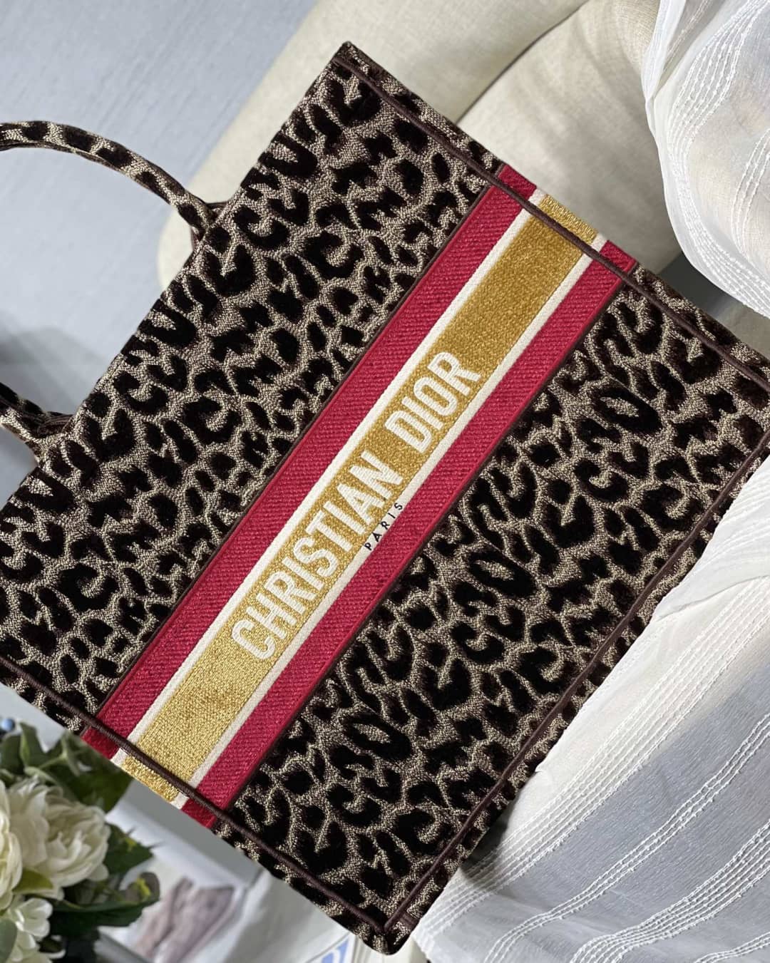 Best Replica Christian Dior CD Book Embroidery Replica Tote - Colareps