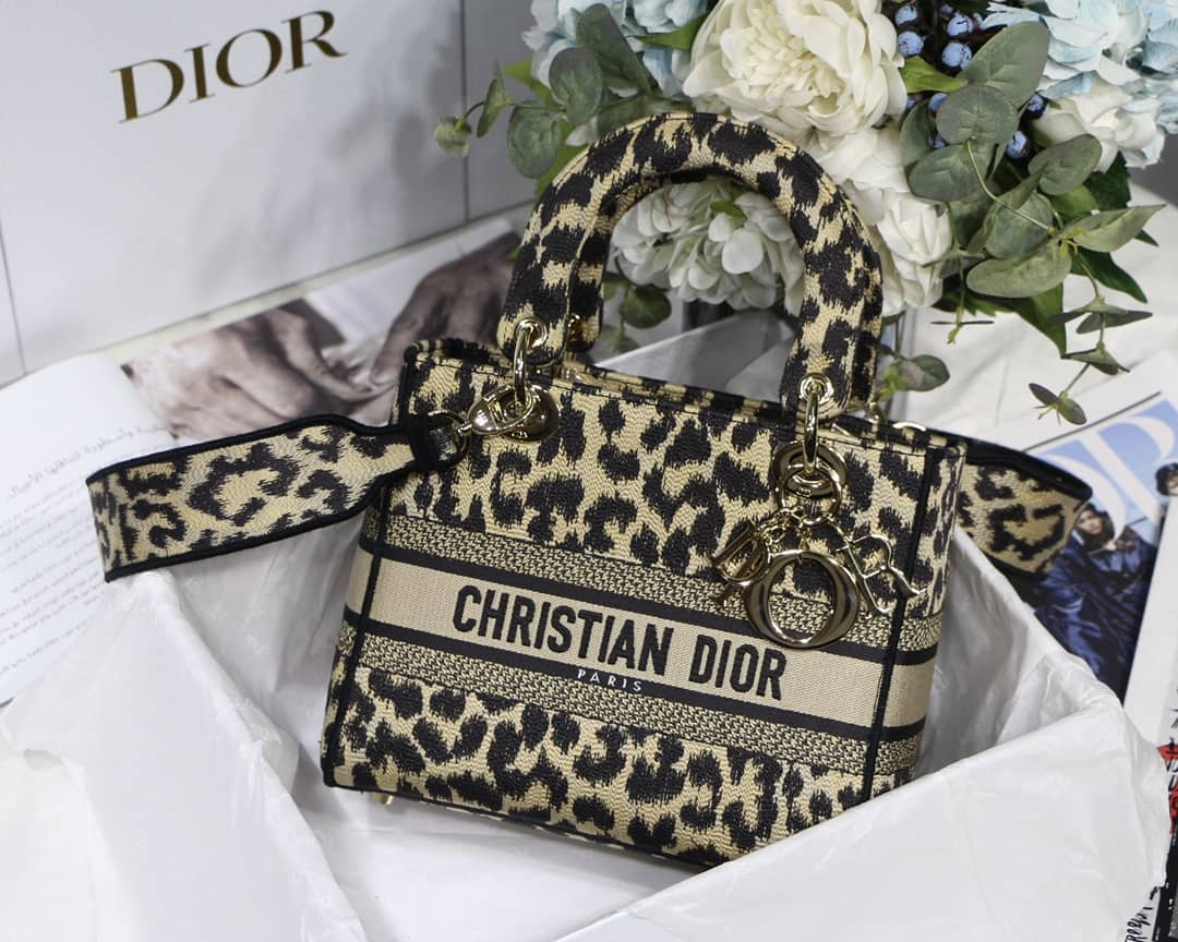 Best Replica Dior Dupe Bag 24CM Paisley Embroidery Lady D-Lite - Colareps