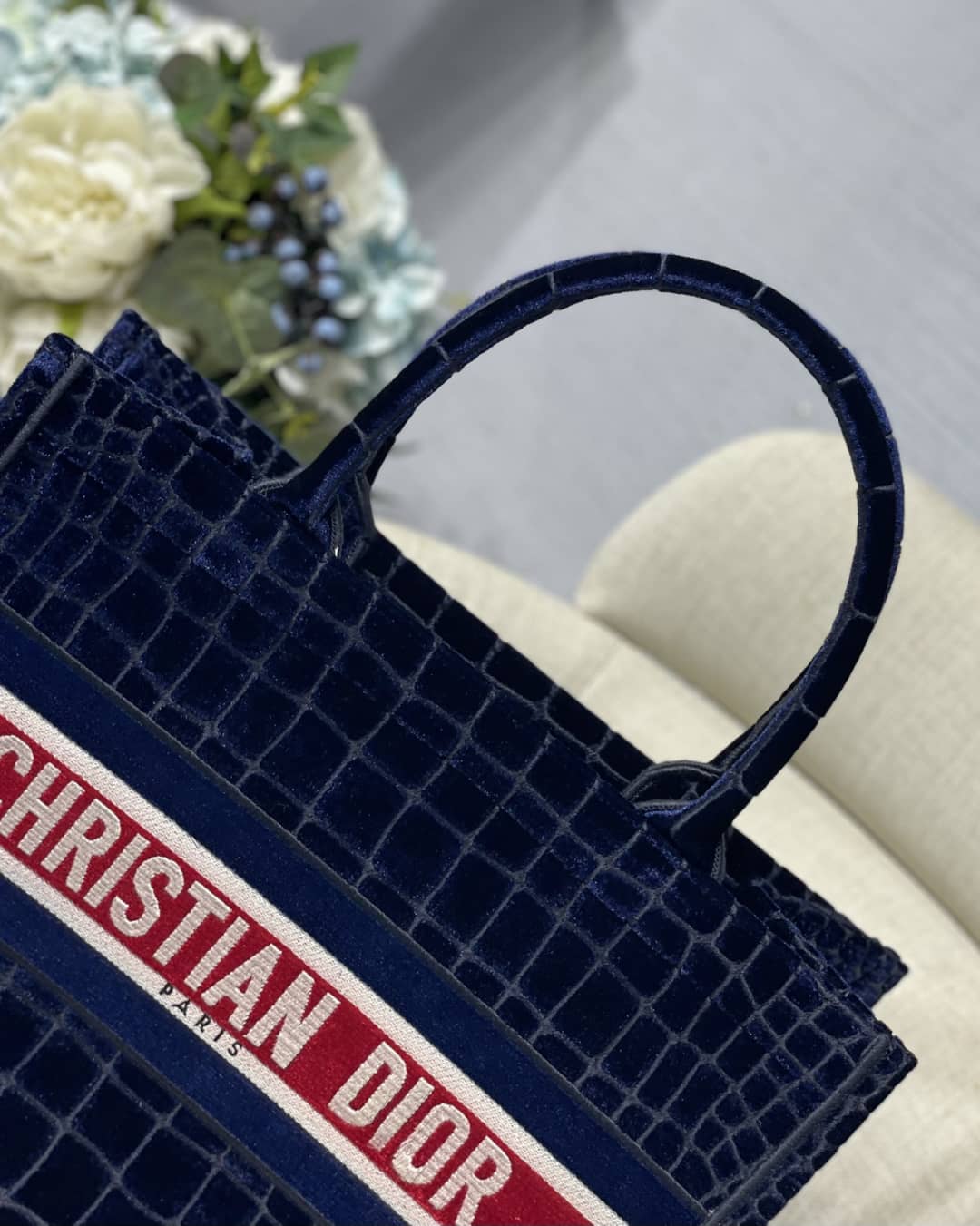 Best Replica Christian Dior CD Book Embroidery Replica Tote - Colareps