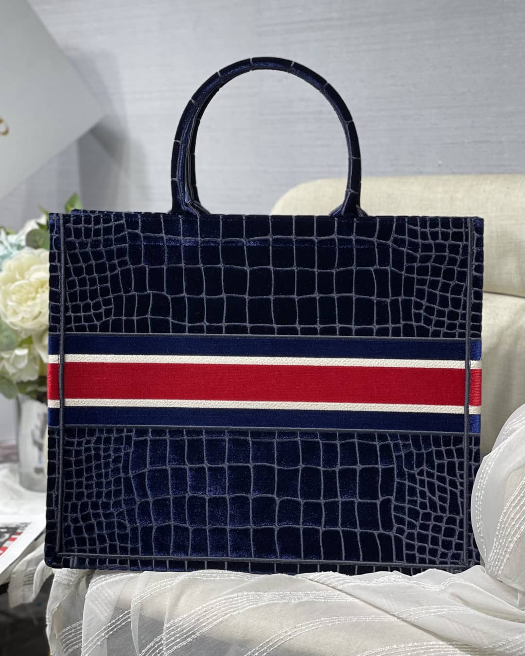 Best Replica Christian Dior CD Book Embroidery Replica Tote - Colareps
