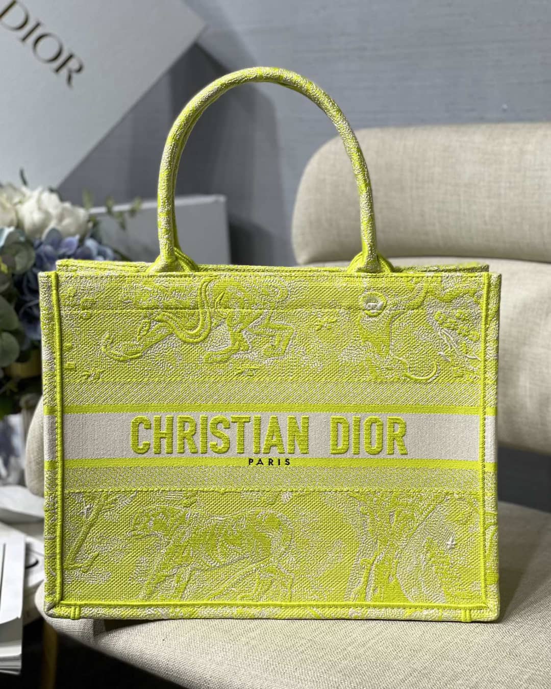 Best Replica Christian Dior CD Book Embroidery Replica Tote - Colareps