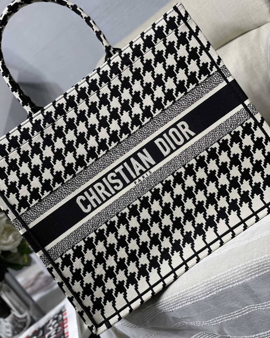 Best Replica Christian Dior CD Book Embroidery Replica Tote - Colareps