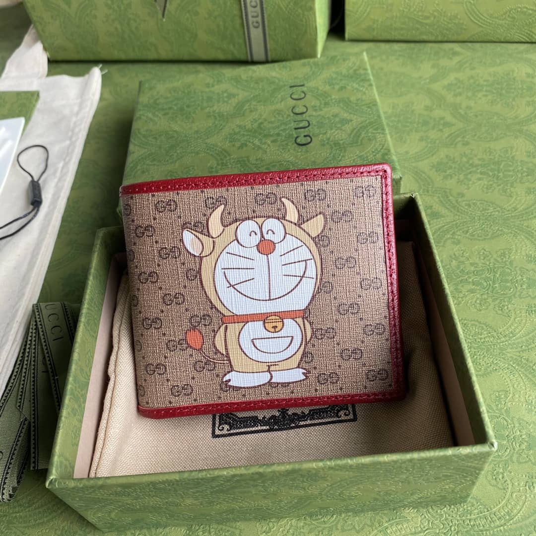 Best Replica Gucci x Doraemon Bifold Wallet Replica 654498 - Colareps