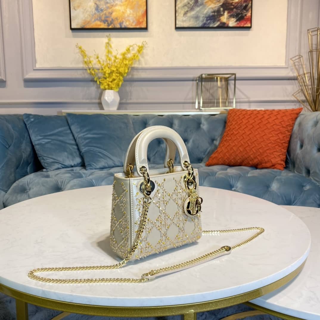 Best Replica Christian Dior Lady Dior 17CM Replica Bag - Colareps