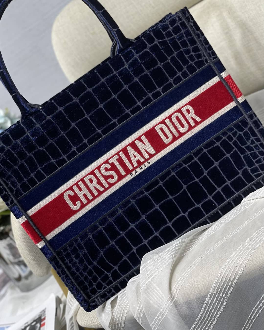 Best Replica Christian Dior CD Book Embroidery Replica Tote - Colareps