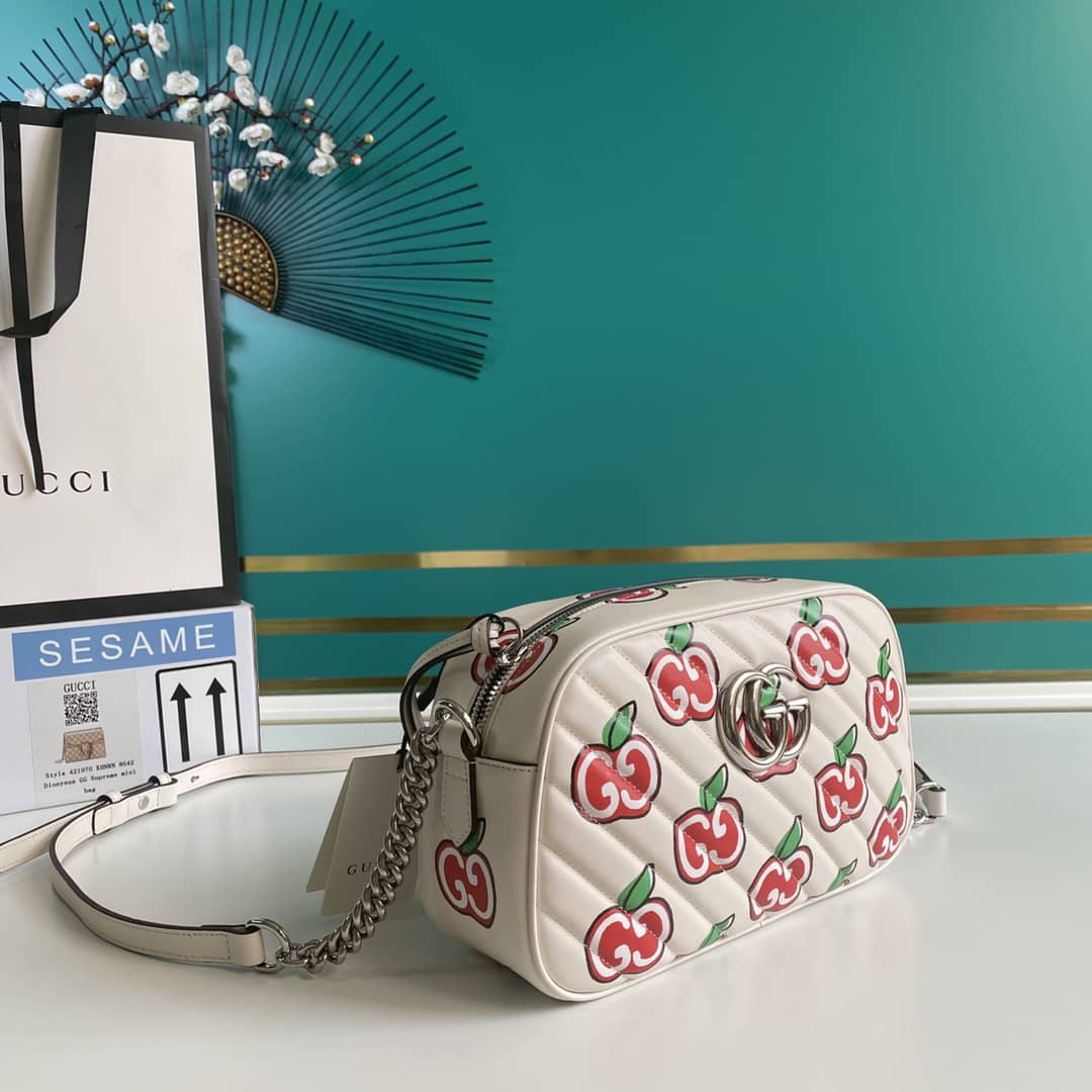 Best Replica Gucci Marmont Dupe GG Small Matelassé Shoulder Bag Replica 447632 - Colareps