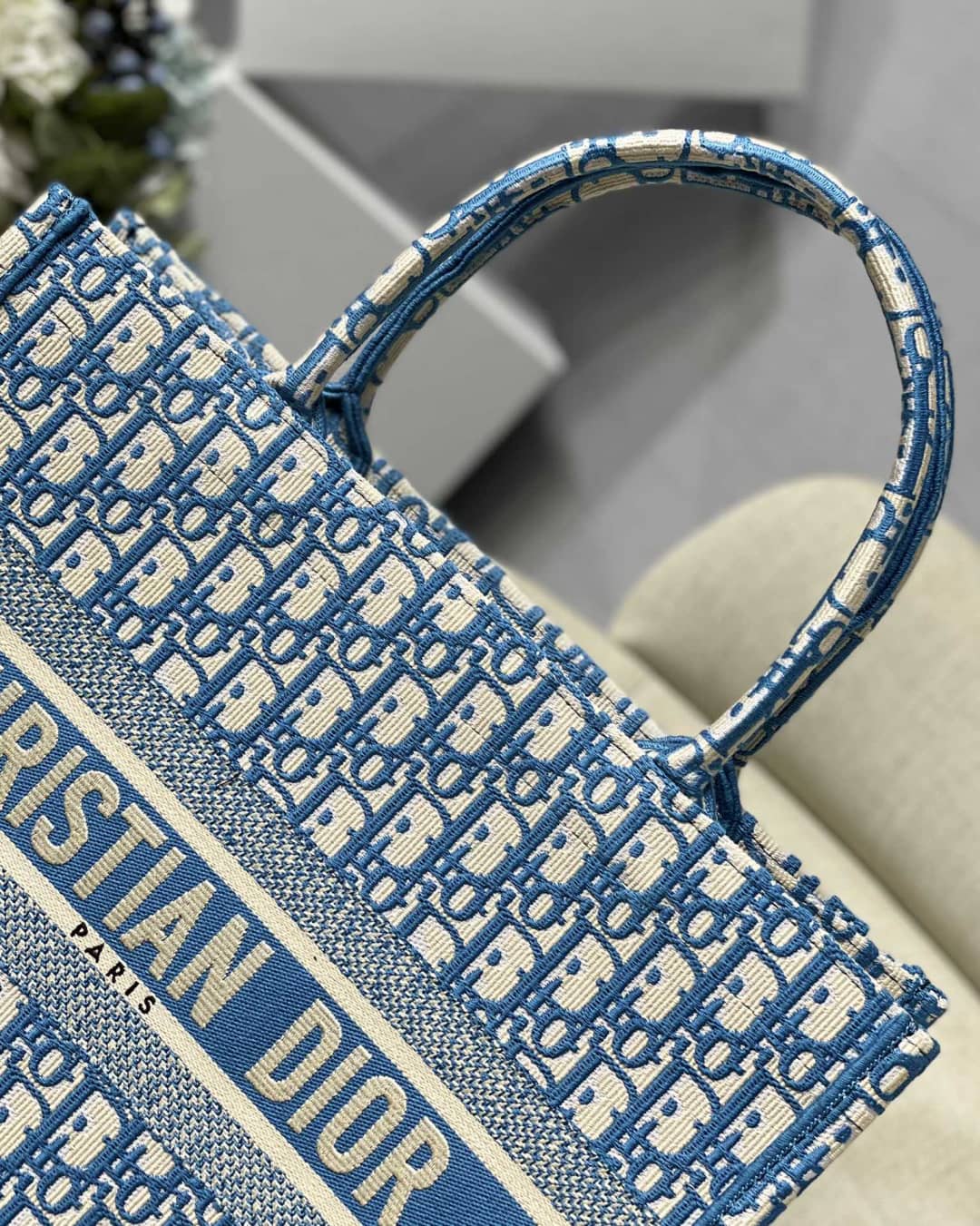 Best Replica Christian Dior CD Book Embroidery Replica Tote - Colareps