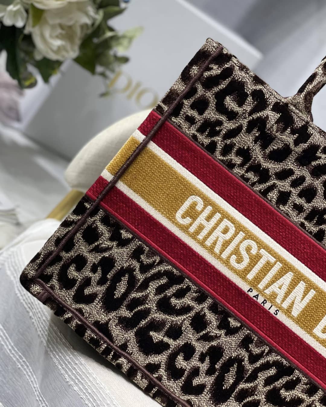 Best Replica Christian Dior CD Book Embroidery Replica Tote - Colareps