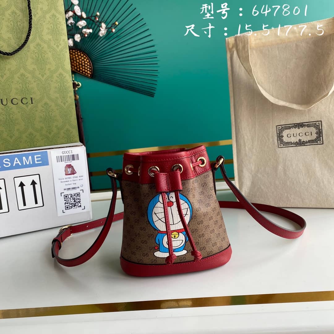 Best Replica Gucci Doraemon X Gucci Mini Bucket Bag Replica 647801 - Colareps