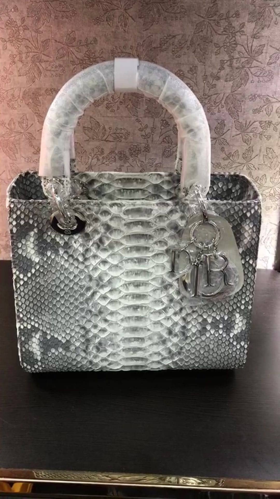 Best Replica Christian Dior Lady Dior 24CM Replica Bag - Colareps