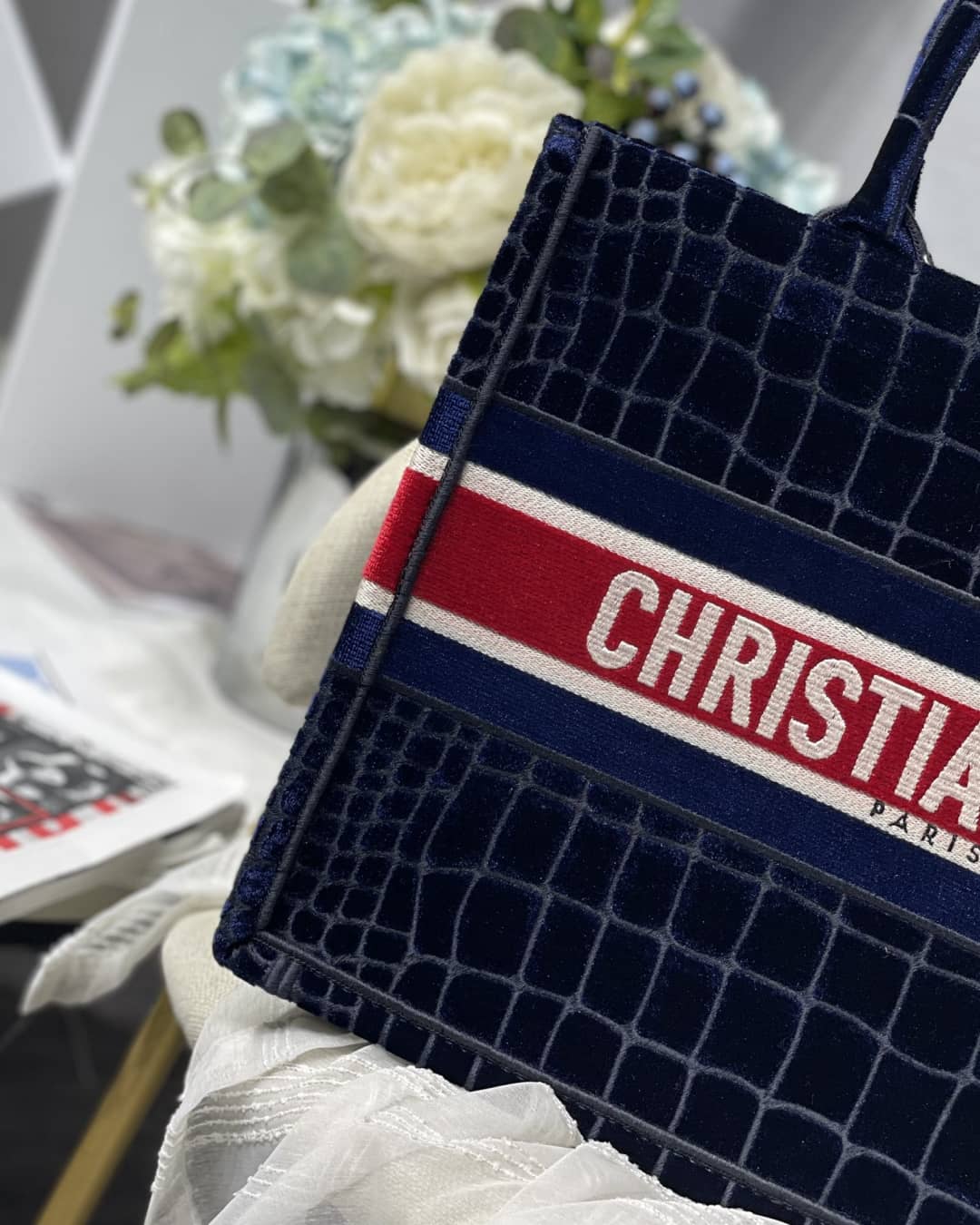 Best Replica Christian Dior CD Book Embroidery Replica Tote - Colareps