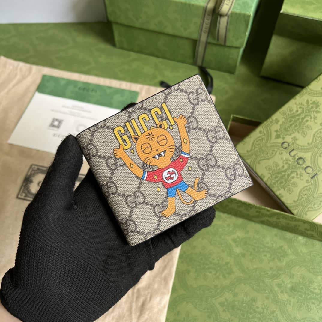 Best Replica Gucci GG Supreme Graphic-print Bi-fold 451268 Replica Wallet - Colareps
