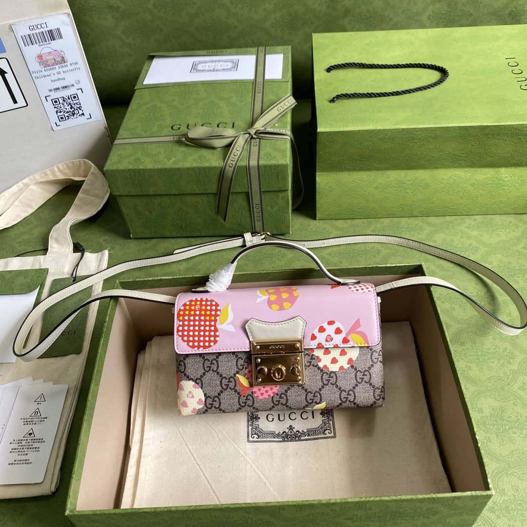 Best Replica Gucci Padlock GG Supreme Canvas Top Handle Mini Bag Replica 652683 - Colareps