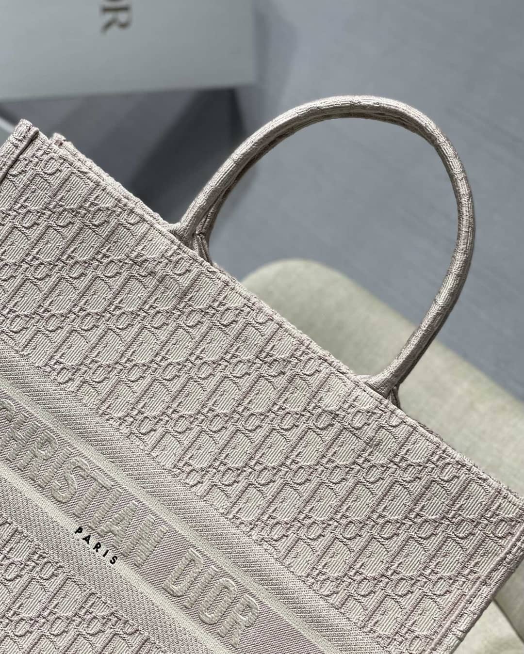 Best Replica Christian Dior CD Book Embroidery Replica Tote - Colareps