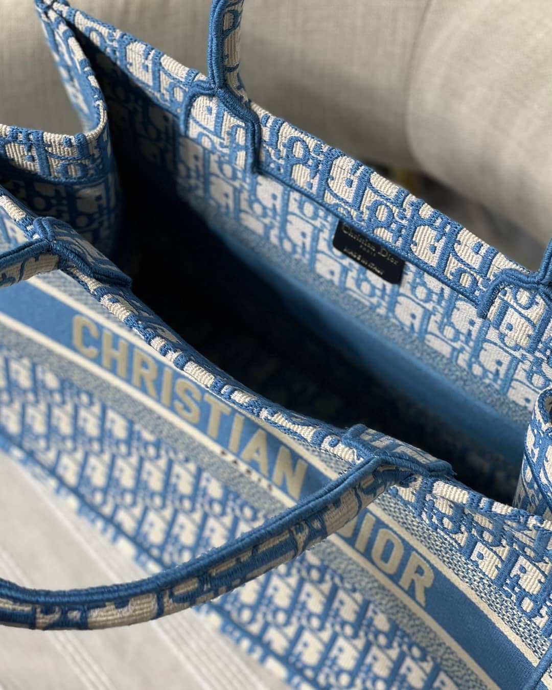 Best Replica Christian Dior CD Book Embroidery Replica Tote - Colareps