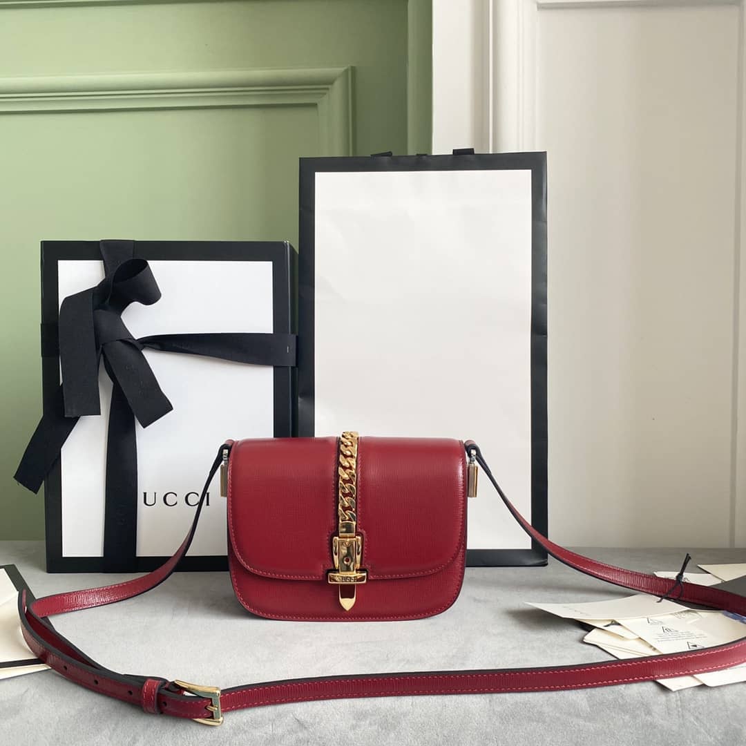 Best Replica Gucci Ladies Mini Sylvie Shoulder Bag Replica Red 615965 - Colareps
