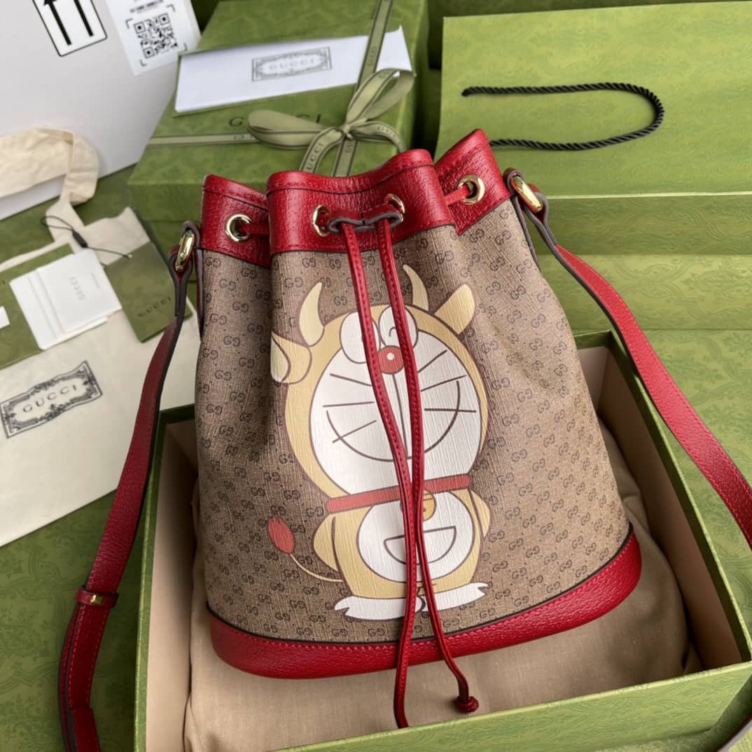 Best Replica Gucci Doraemon x Gucci Small Bucket Bag Replica 655597 - Colareps