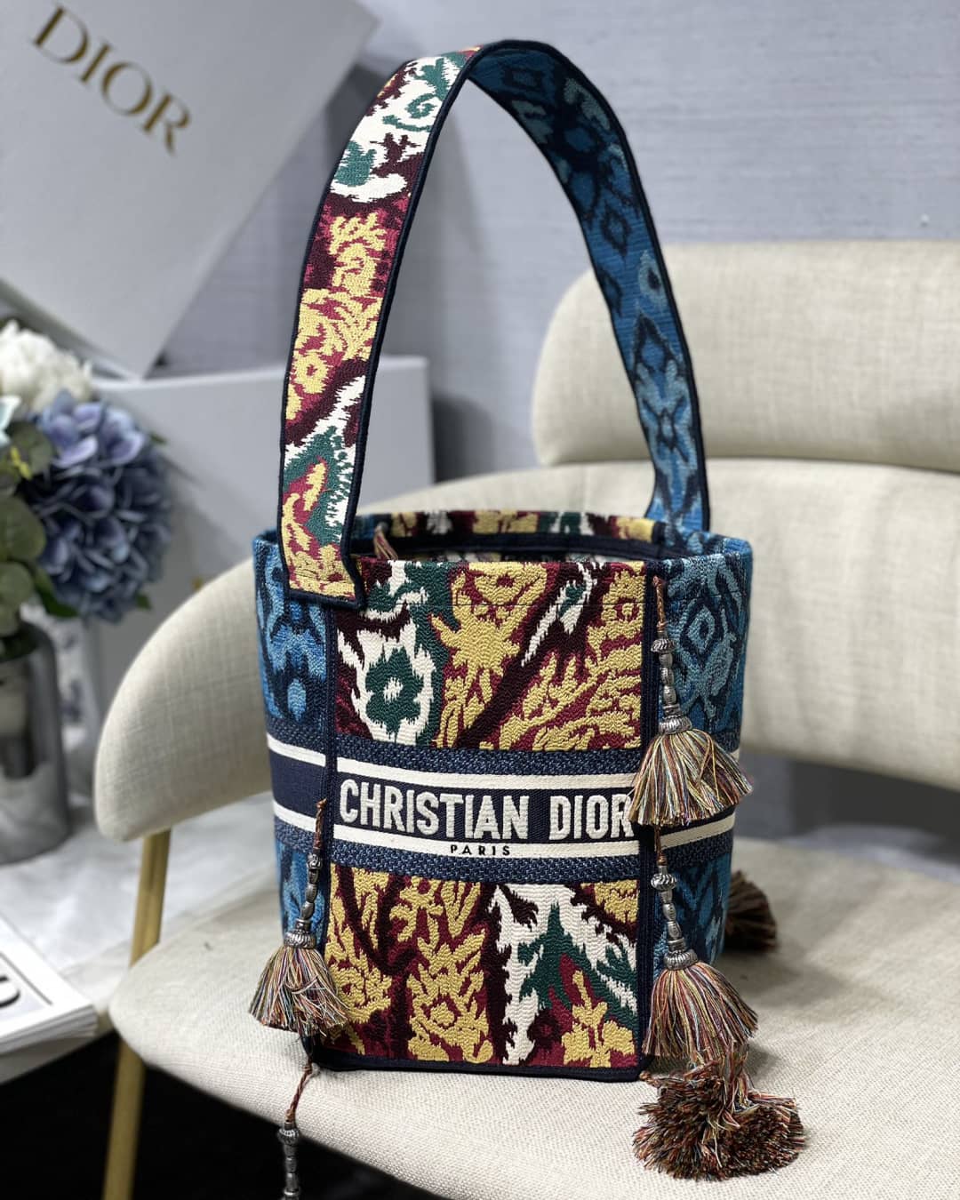 Best Replica Christian Dior CD Bubble Embroidered Replica Bucket Bag - Colareps