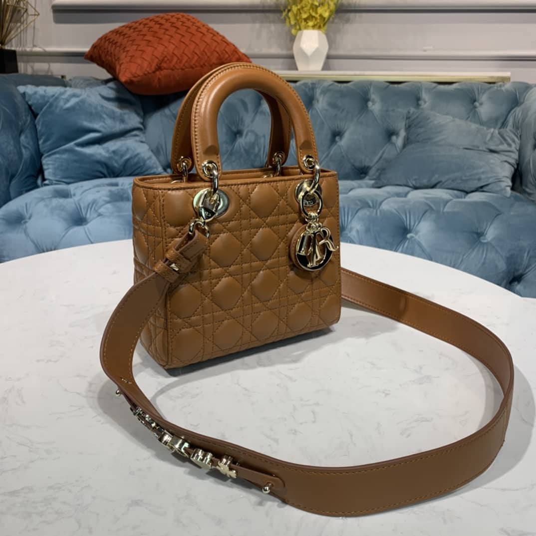 Best Replica Christian Dior Lady Dior 20CM Replica Bag - Colareps