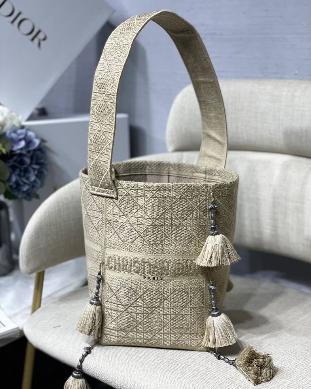 Best Replica Christian Dior CD Bubble Embroidered Replica Bucket Bag - Colareps
