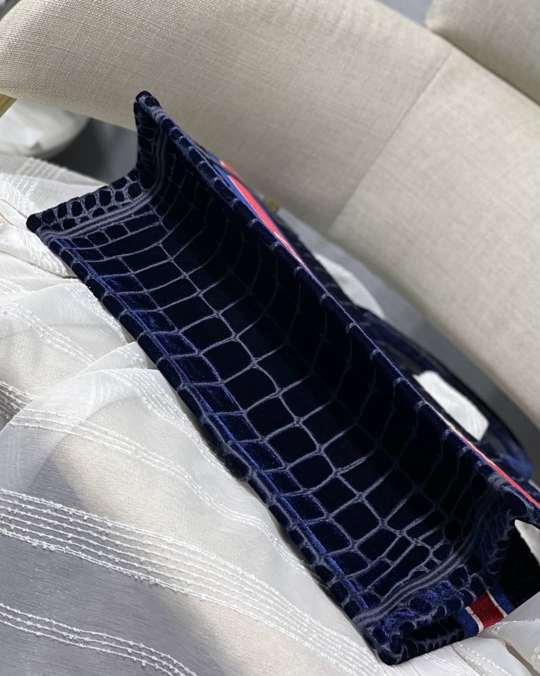 Best Replica Christian Dior CD Book Embroidery Replica Tote - Colareps