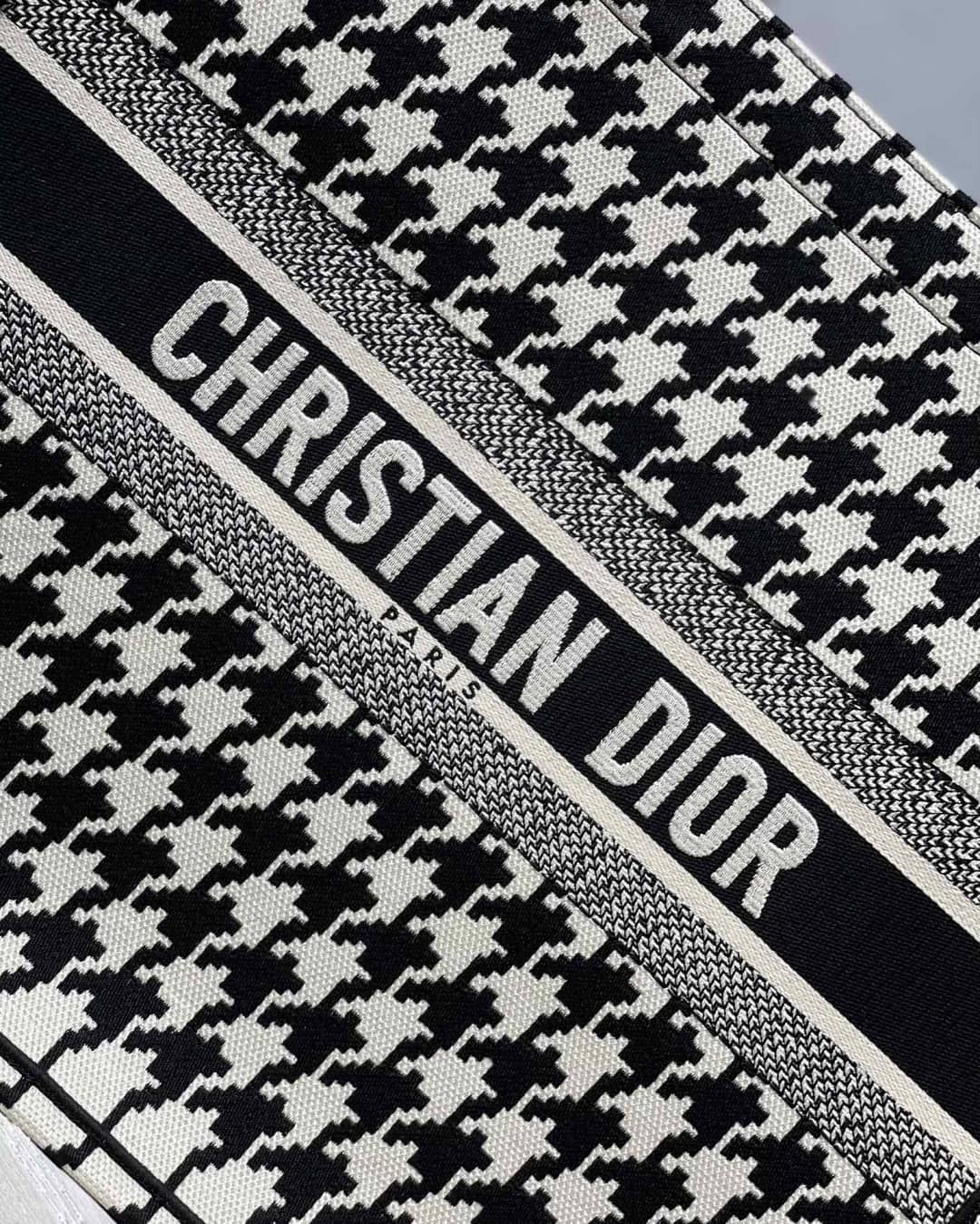 Best Replica Christian Dior CD Book Embroidery Replica Tote - Colareps