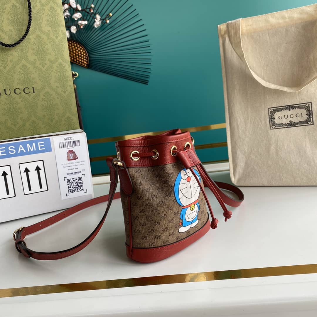 Best Replica Gucci Doraemon X Gucci Mini Bucket Bag Replica 647801 - Colareps