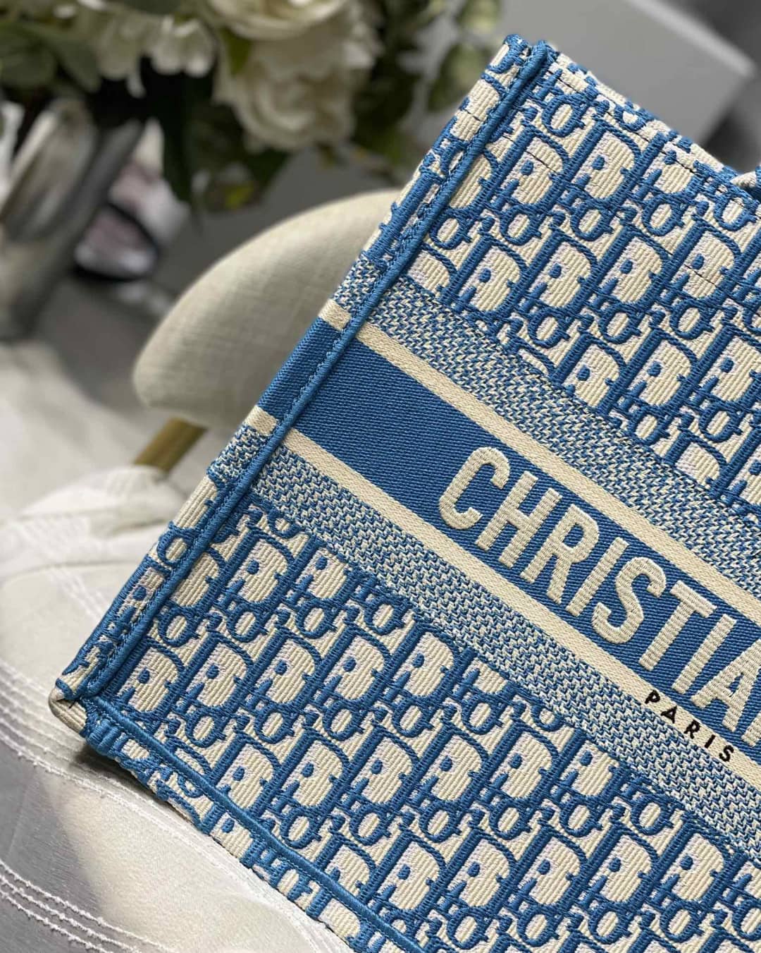 Best Replica Christian Dior CD Book Embroidery Replica Tote - Colareps