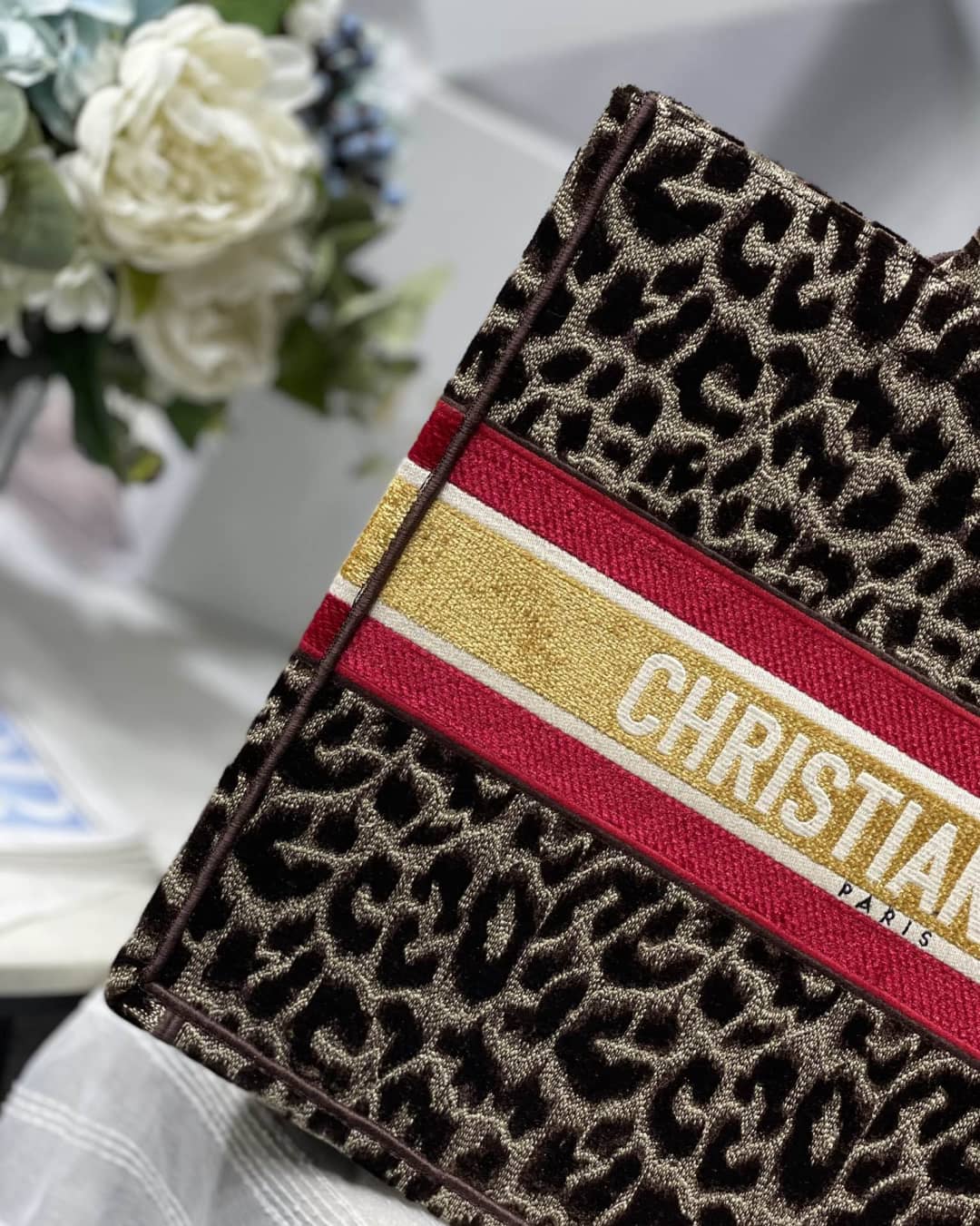 Best Replica Christian Dior CD Book Embroidery Replica Tote - Colareps