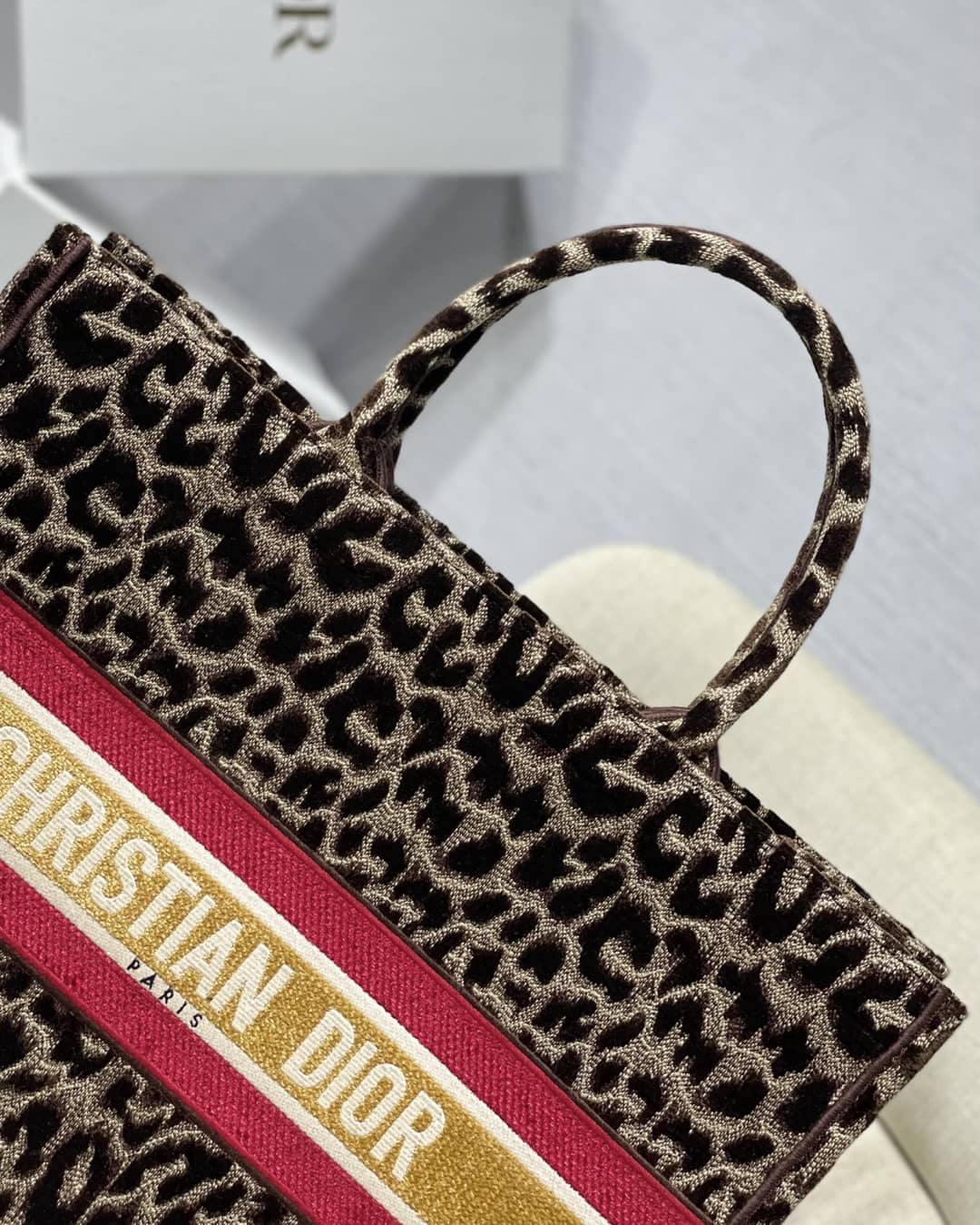 Best Replica Christian Dior CD Book Embroidery Replica Tote - Colareps