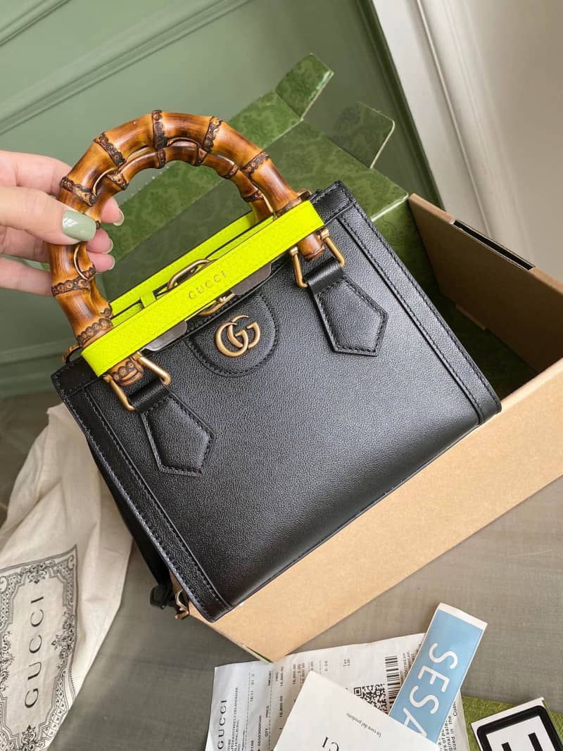 Best Replica Gucci Diana Mini Bamboo Tote Bag Replica Black 655661 - Colareps