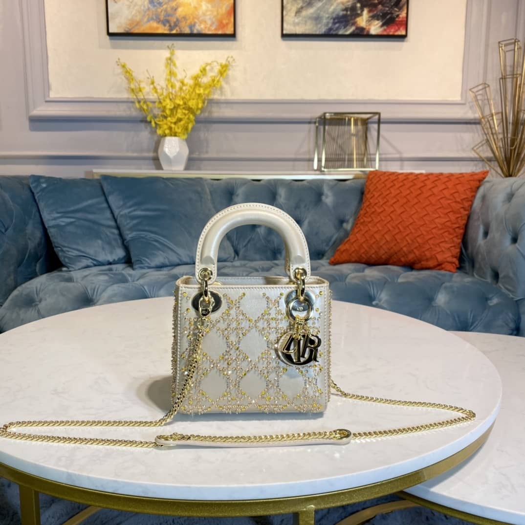 Best Replica Christian Dior Lady Dior 17CM Replica Bag - Colareps