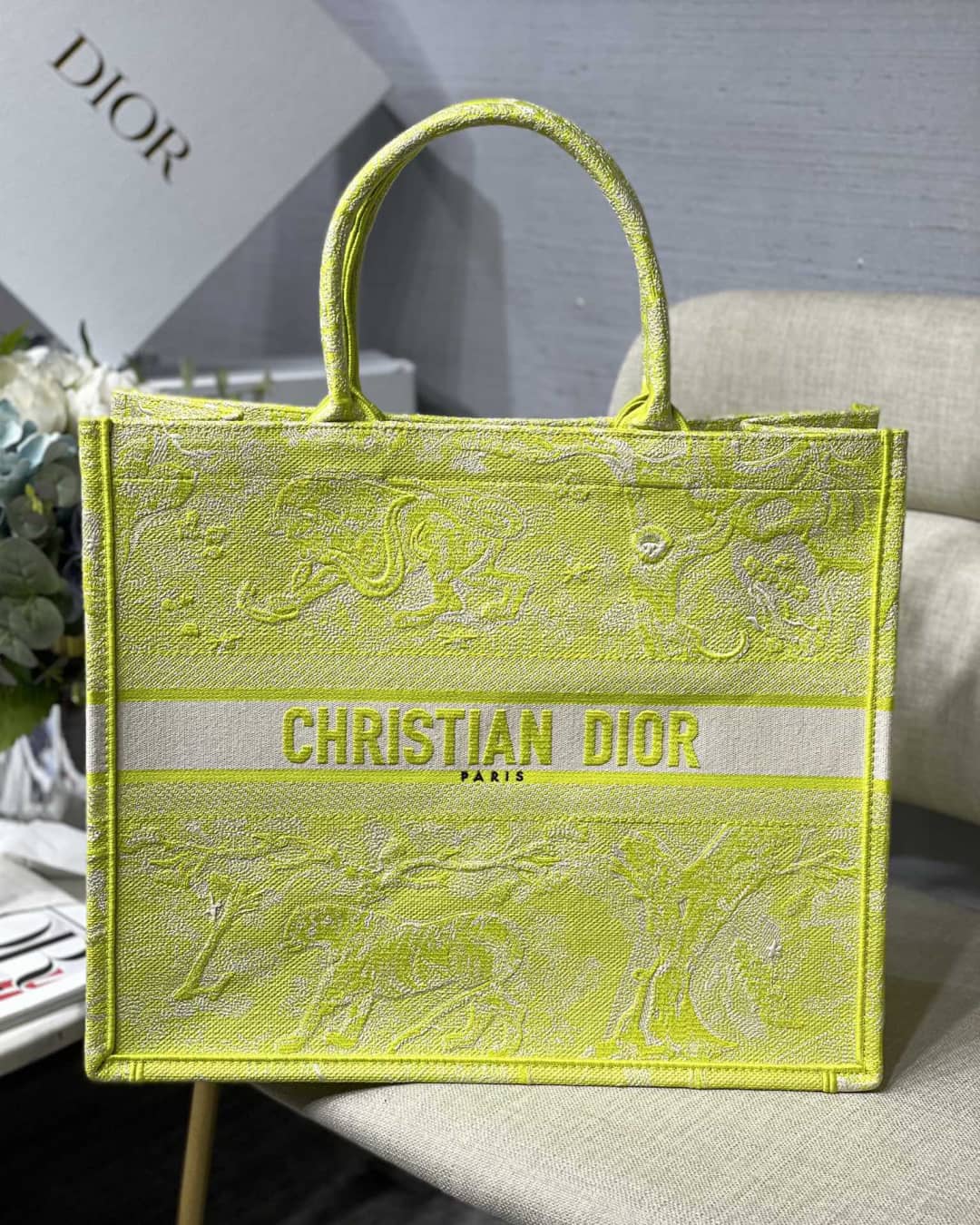 Best Replica Christian Dior CD Book Embroidery Replica Tote - Colareps