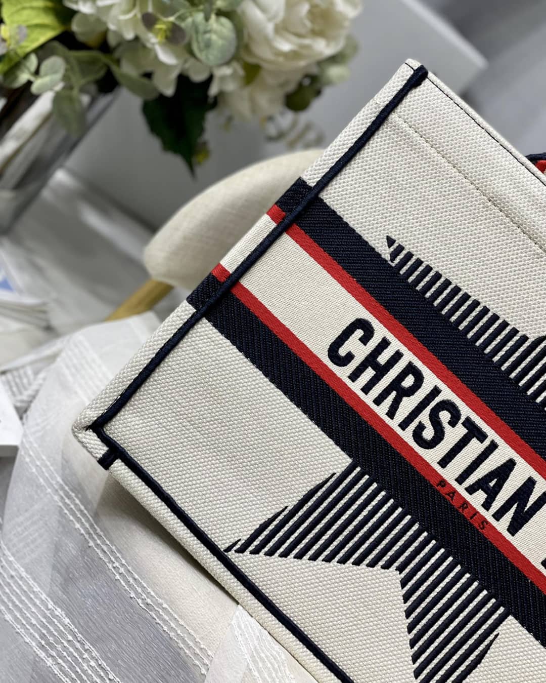 Best Replica Christian Dior CD Book Embroidery Replica Tote - Colareps