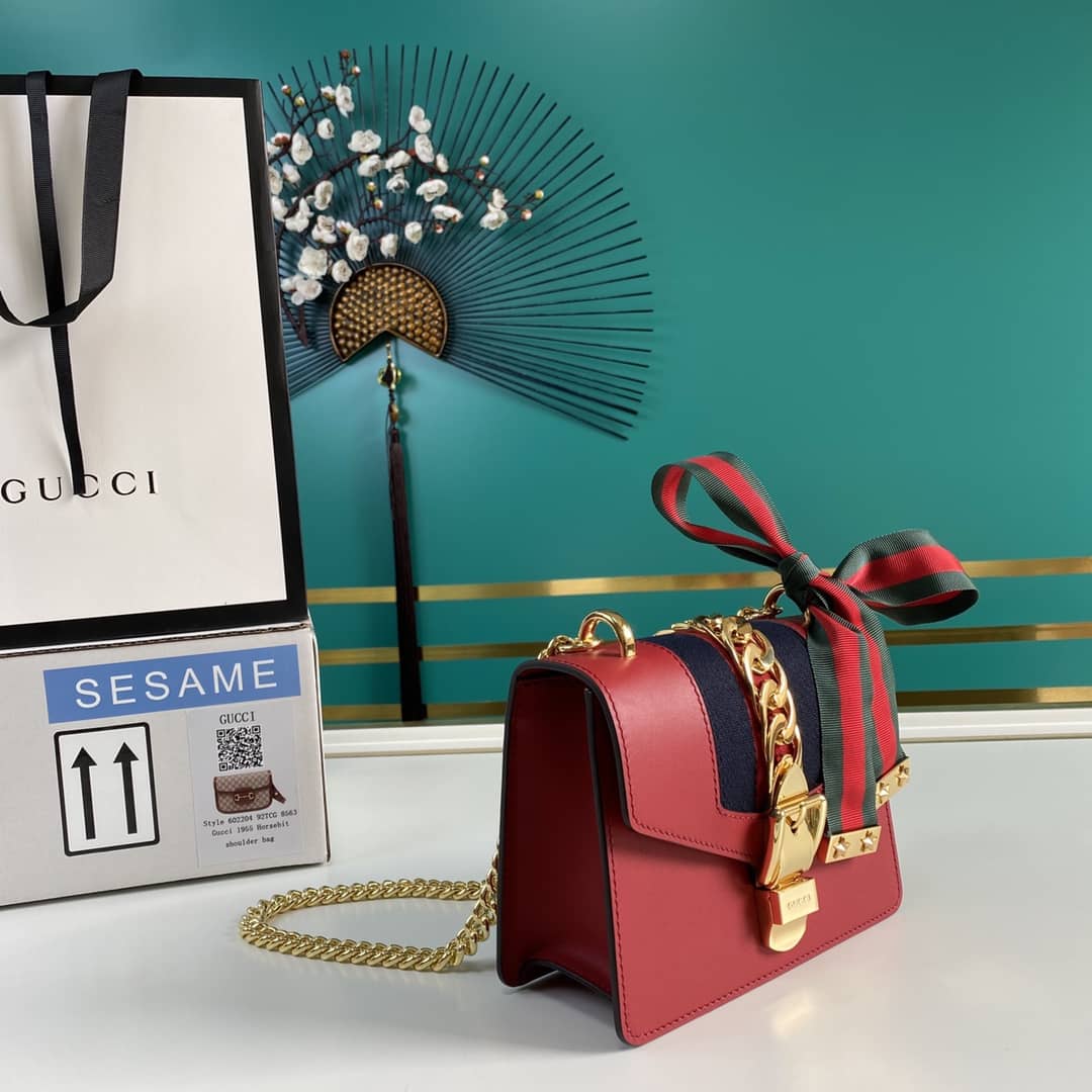 Best Replica Gucci Sylvie Mini Chain Shoulder Bag Replica 431666 - Colareps