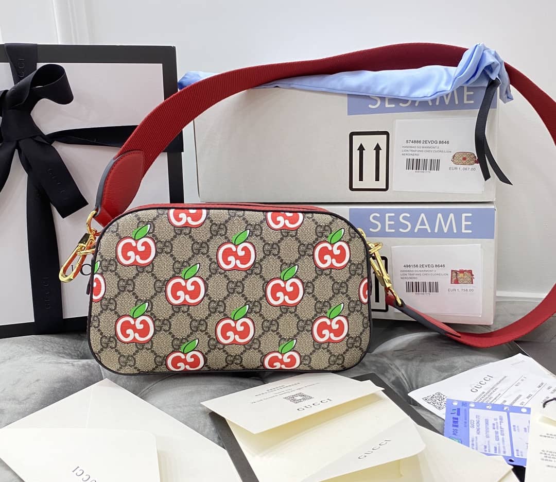 Best Replica Gucci Supreme Canvas Camera Bag Replica Red 574886 - Colareps
